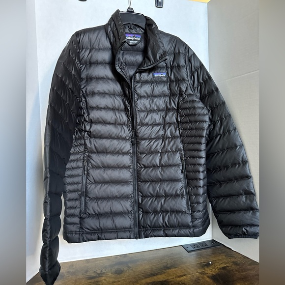 Patagonia Women´s Down Sweater Jacket,Black, Large,...